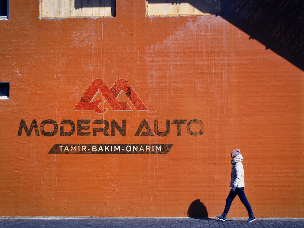 Modern Auto